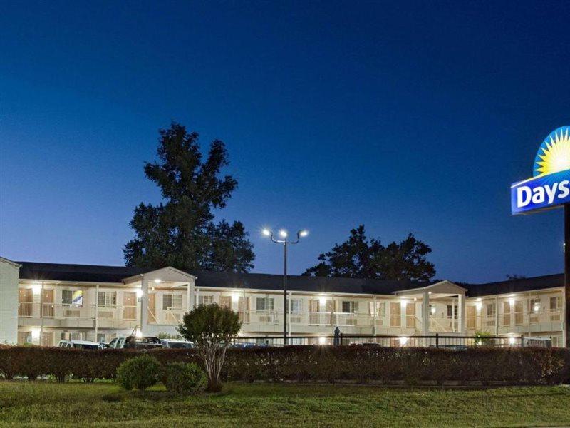 Days Inn By Wyndham Kerrville Exterior photo