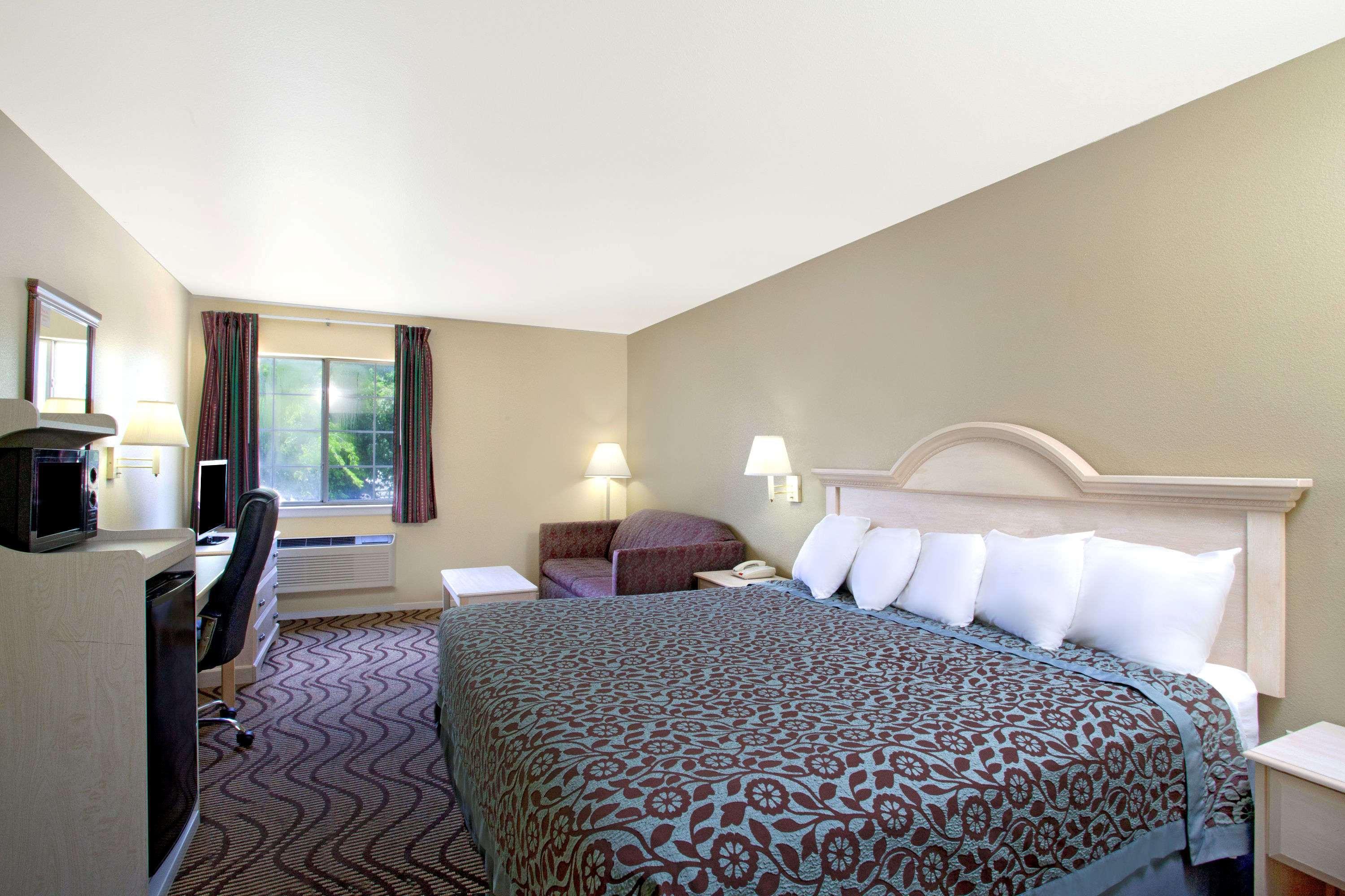 Days Inn By Wyndham Kerrville Exterior photo