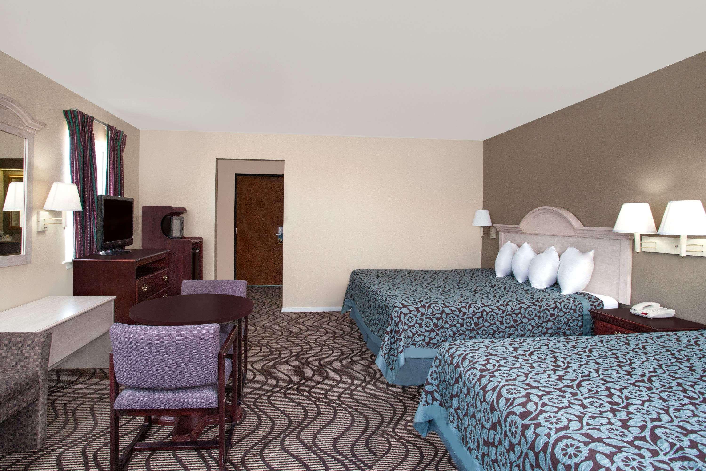 Days Inn By Wyndham Kerrville Exterior photo