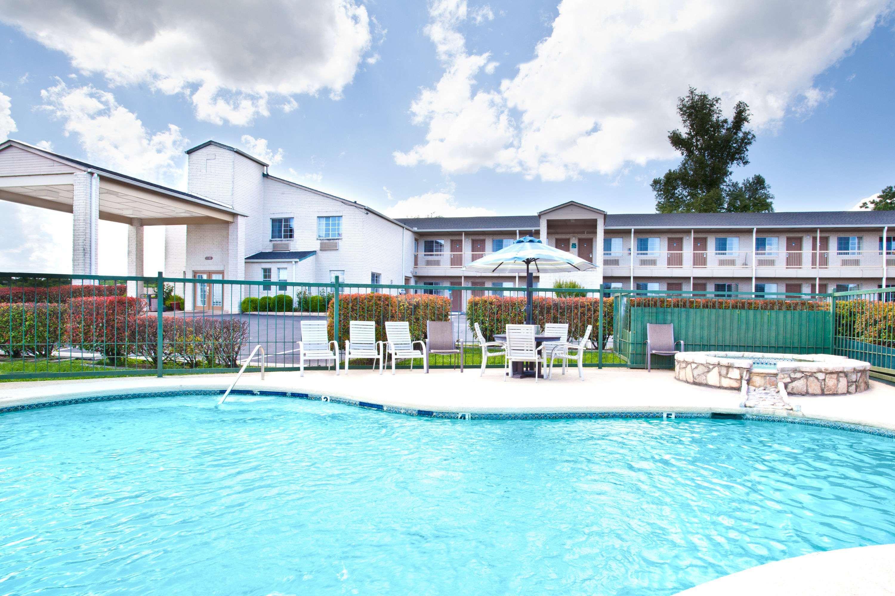 Days Inn By Wyndham Kerrville Exterior photo